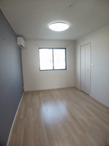シャルム６番館　Ｃの内装|明るい色調の室内です