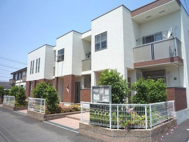 フェアリー　アイリスの外観|外観は落ち着いています