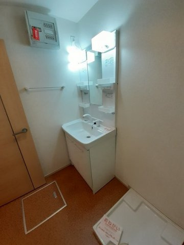 ルミエールの洗面所|脱衣スペースもあります