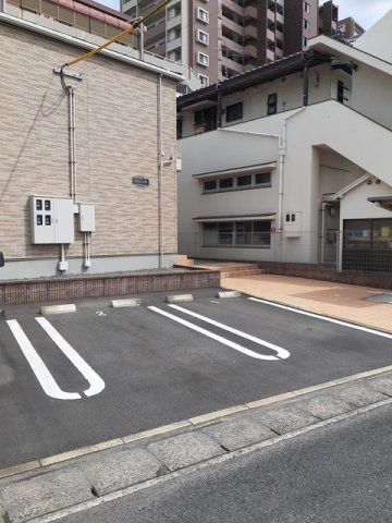 グランスイート青葉の駐車場|駐車スペースもあります