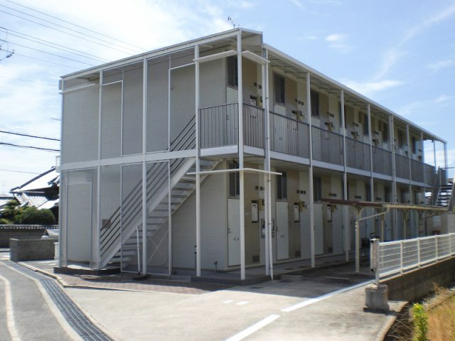 レオパレスセラヴィの外観|落ち着いた雰囲気の外観です