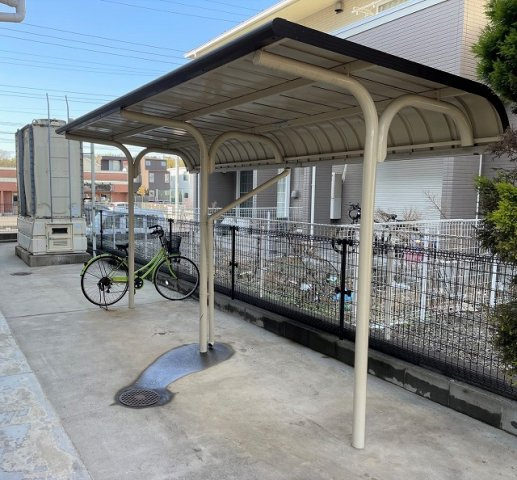 レオパレスボンボニエールのその他|屋根付き駐輪場完備