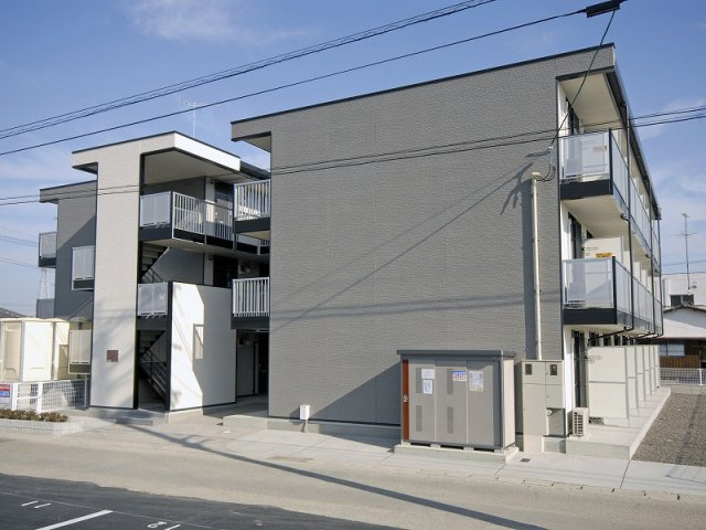 レオパレスベイ＆ジュニの外観|建物外観を気になさる方へ、見た目の良い物件です