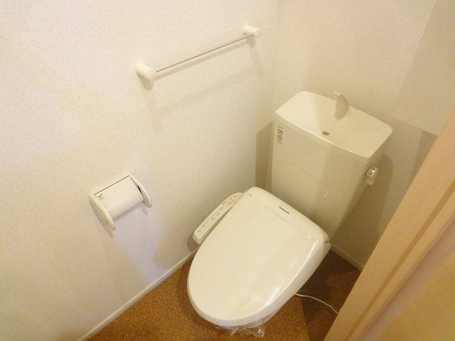 タウンコート　Ｂのトイレ|ゆったりとした空間のトイレです
