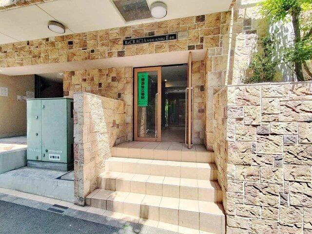 リクレイシア西麻布Ⅱ番館のエントランス