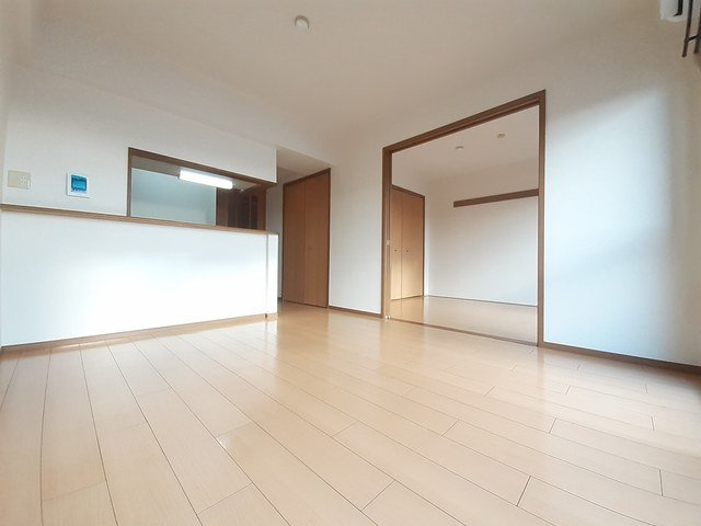 ラフィーネ弐番館の居間・リビング