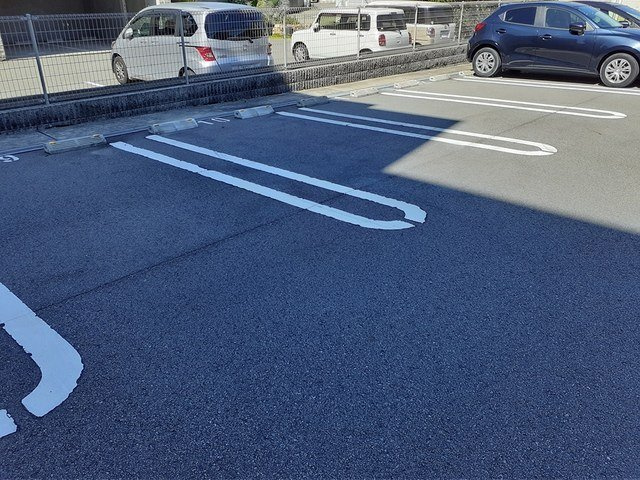 グレイスフル・Ｋの駐車場