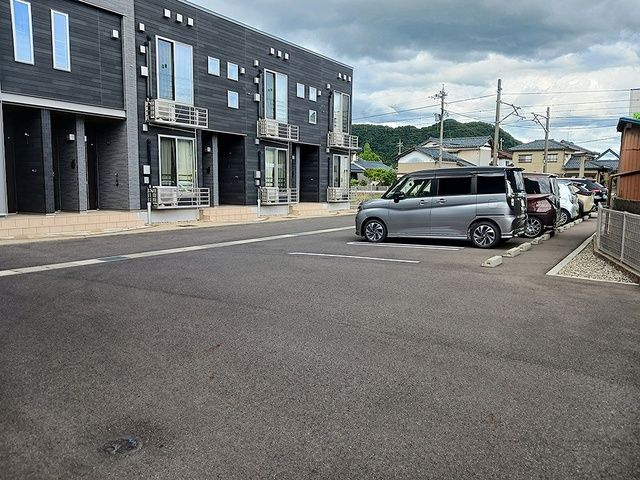 ＨｅｌｌｏＷｏｒｌｄ　Ｅａｓｔの駐車場