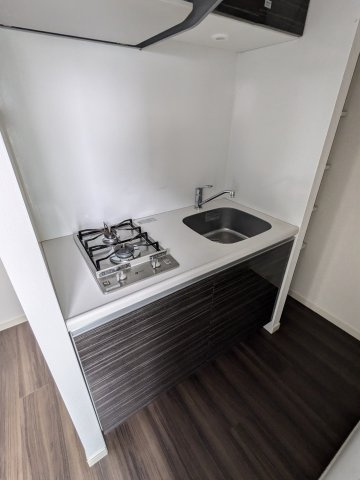 コンシェリア東京木場ステーションフロントのキッチン|コンパクトなキッチンで掃除もラクラク