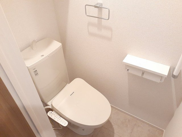 セラヴィのトイレ|落ち着いた色調のトイレです