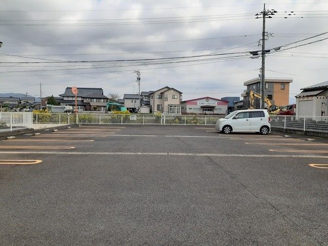 アクアスクエア　Ｃの駐車場