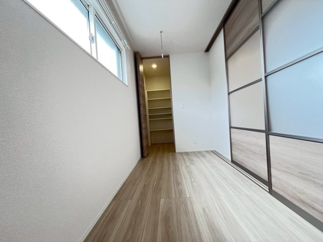 Ｄ-ｒｅｓｉｄｅｎｃｅ東太田の洋室