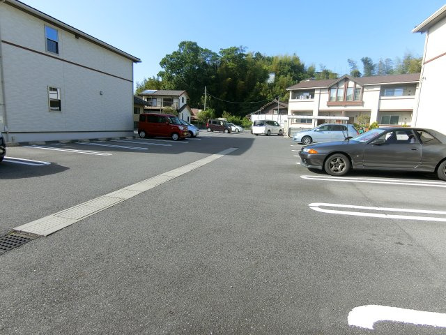 フレージュ　パラッツォ　Ｂの駐車場