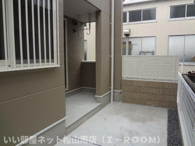 【庭】 | ピヒラヤ土居