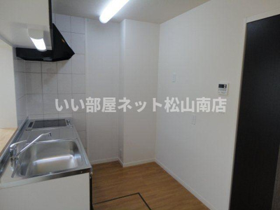 【キッチン】 | BIG フォレスト 小坂