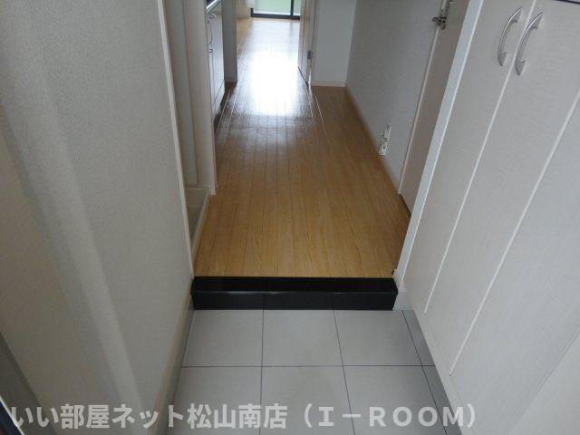 【玄関】 | シェルル南方