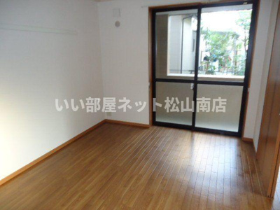 【内装】 | Tiare