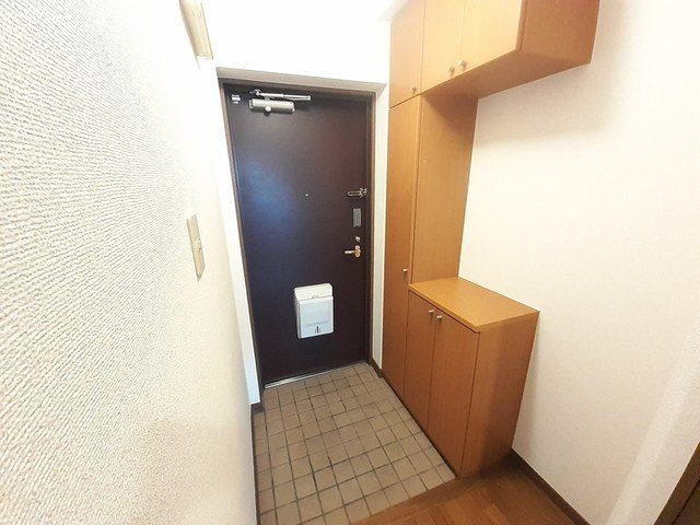 パルシャス東の玄関|明るい玄関です