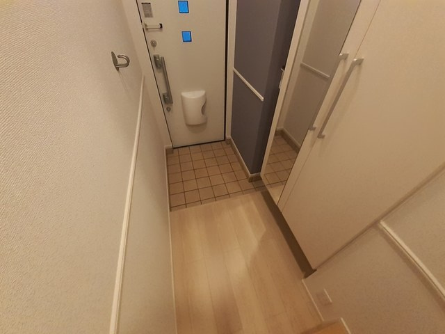 イーストビレッジの玄関