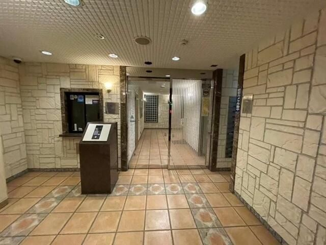 ガラ・ステージ市ヶ谷壱番館のエントランス
