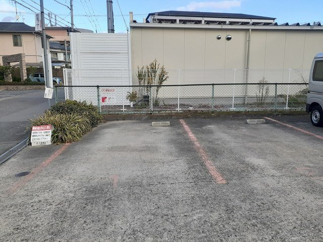 ニューシティー中西の駐車場|カースペースがあります