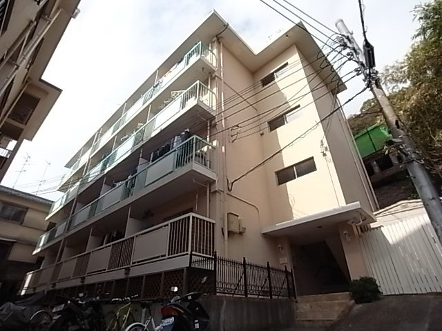 マンションカザミドリの外観