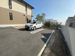パルナシアン鴨子ヶ原の駐車場