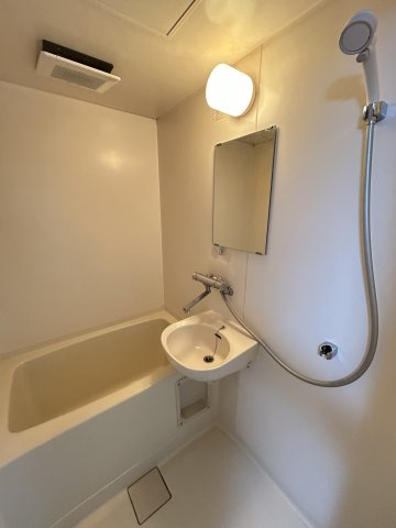 メイツ松屋町の浴室