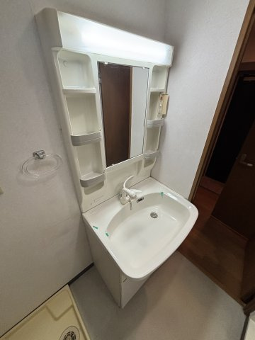 東和ビルの洗面所