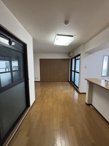 東和ビルの寝室