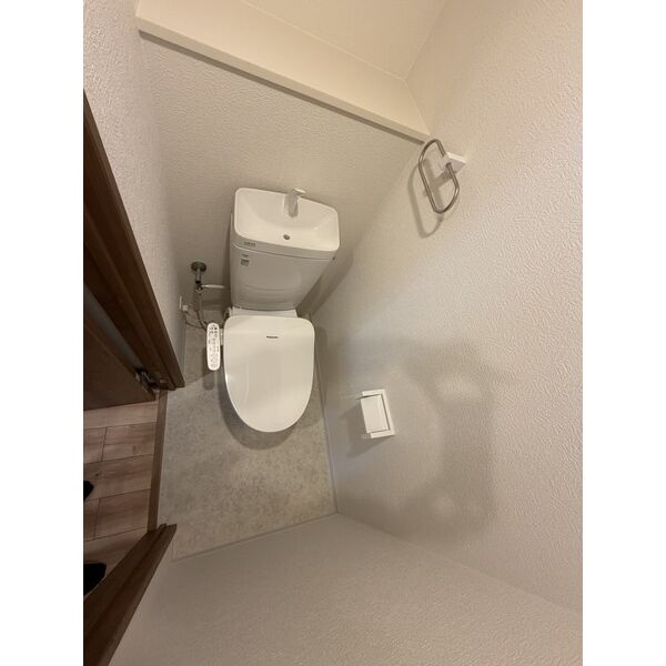 ヘリテージ武庫之荘のトイレ|ゆったりとした空間のトイレです