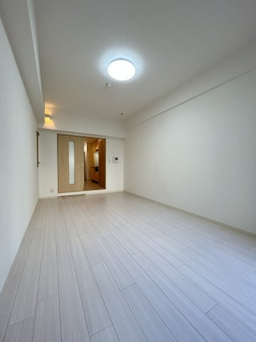 CITY SPIRE心斎橋EASTの居間・リビング