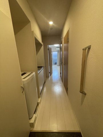クレイノ楠谷23の玄関