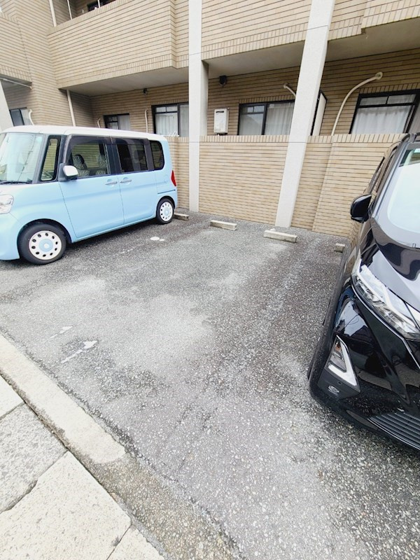 パラディオンⅡの駐車場