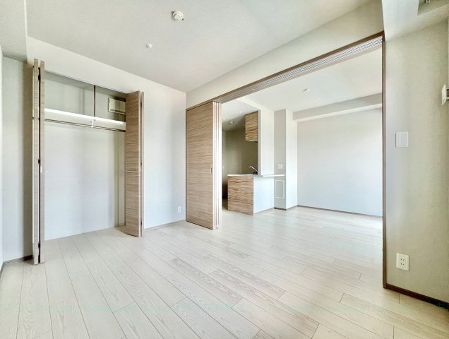 プレサンス　ロジェ　金山ミッドゲートの洋室