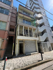 神奈川県横浜市1棟売マンション『リバーサイドマンション』の外観