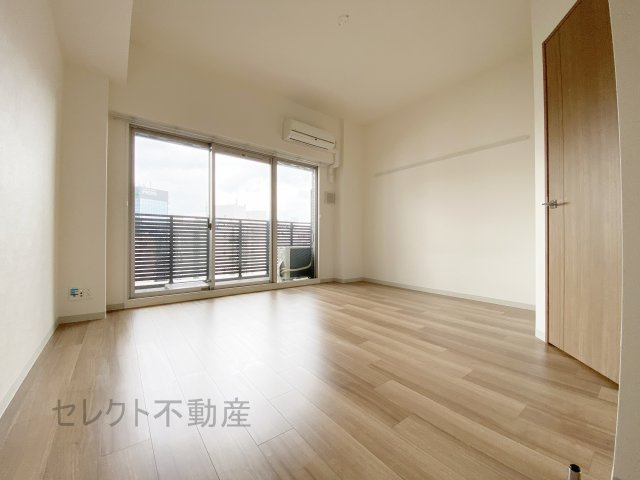 プレサンス栄ライズの居間・リビング