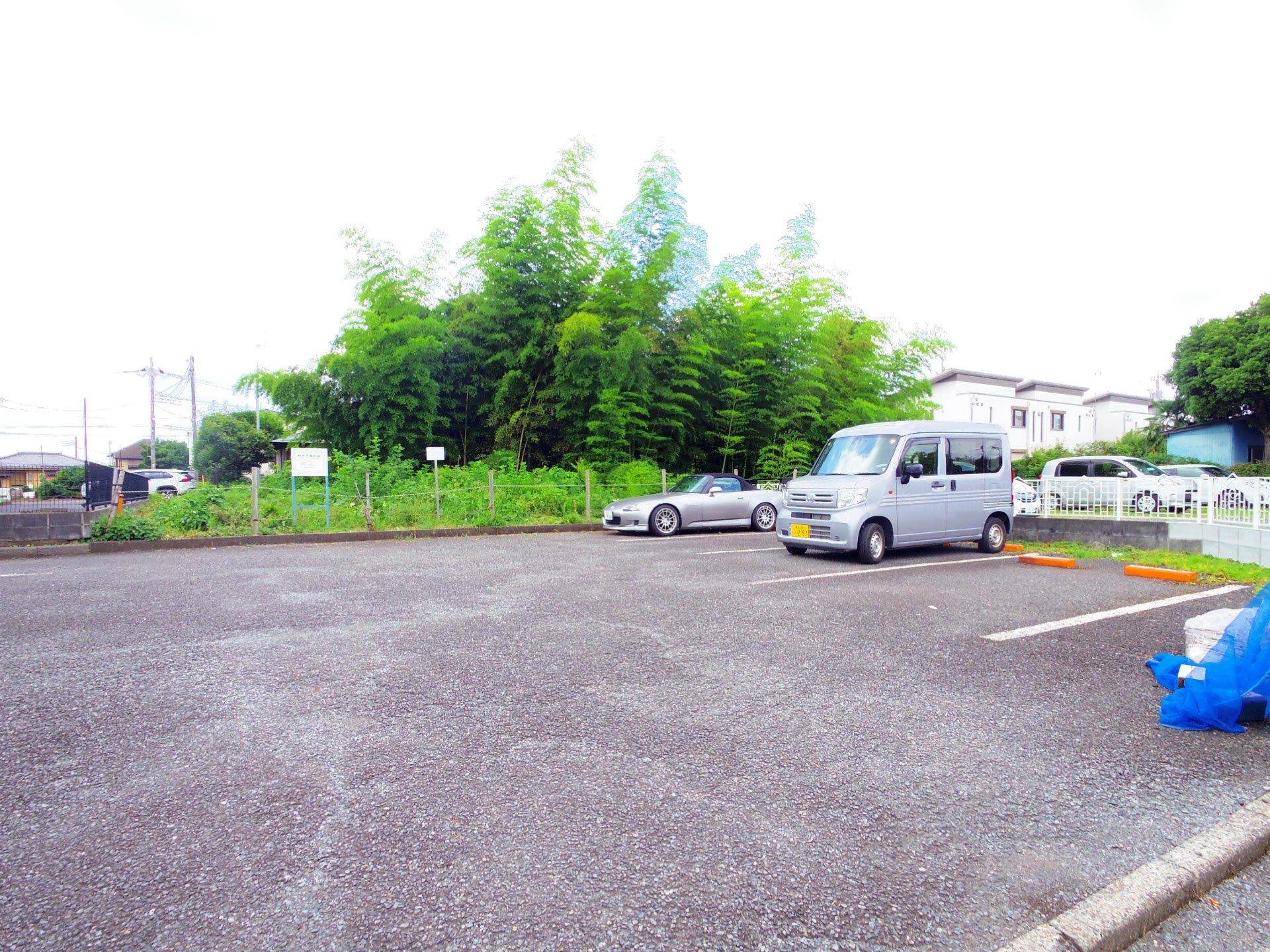 フルーツハウスの駐車場