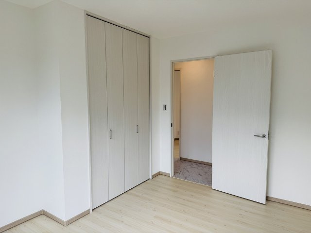 八王子市　片倉町　中古戸建ての収納|～収納力の高いクローゼット完備～