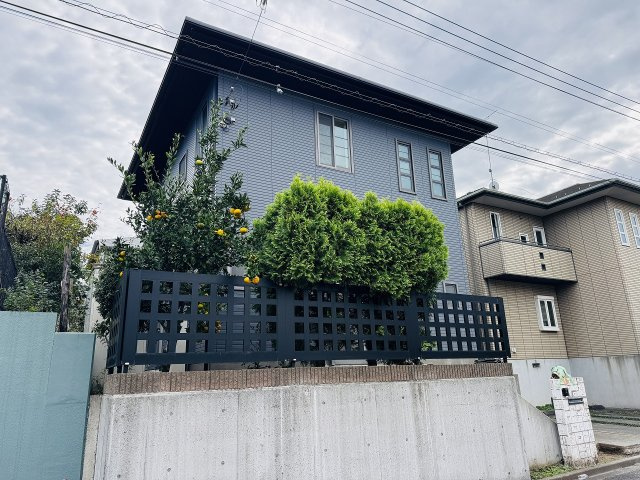 八王子市　片倉町　中古戸建ての外観|～片倉駅徒歩14分　建築時、積水ハウス施工　ゆとりある48坪超の敷地に佇むリノベ住宅～