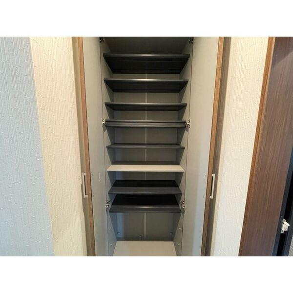 スリージェ住吉本町の玄関