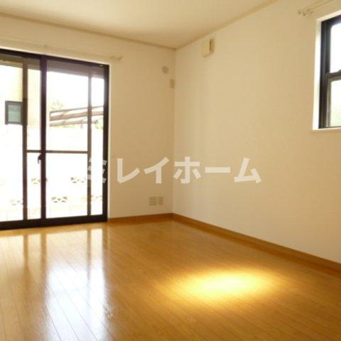 ソレイユ久が原の居間・リビング|同建物内、別のお部屋の参考写真になります。