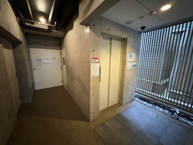 大阪市中央区久太郎町２丁目の店舗事務所のロビー