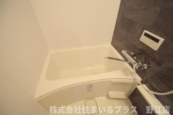 磨有美ハイツの浴室
