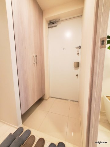 プレディアコート本町　仲介手数料無料の玄関