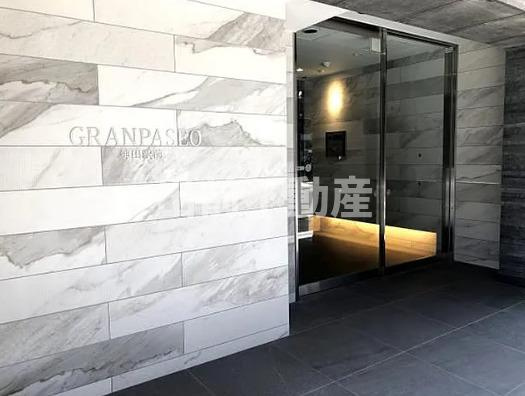 GRAN PASEO神田駅前のエントランス