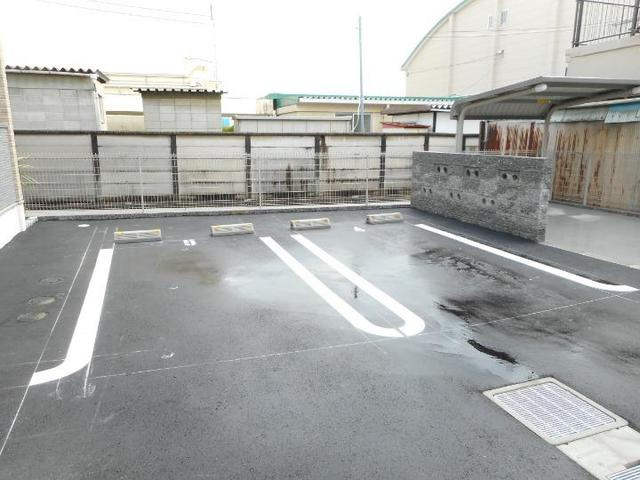 グランデ大池の駐車場