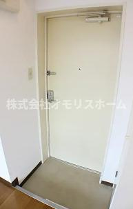 メインステージ大森町駅前の玄関