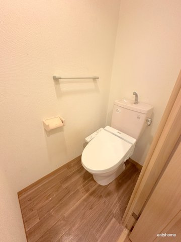リアンジェ難波　仲介手数料無料のトイレ