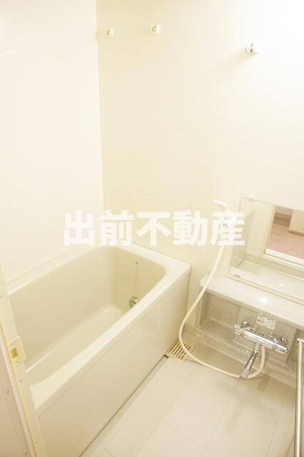 シュロス神田五軒町ツインフォルムの浴室
